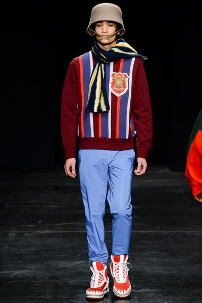 Look 28